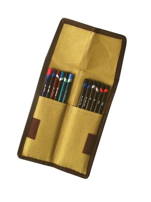 Pocket Pencil Wrap - Portamatite Tascabile per 12 Matite o Accessori - art. 2300219 - Derwent